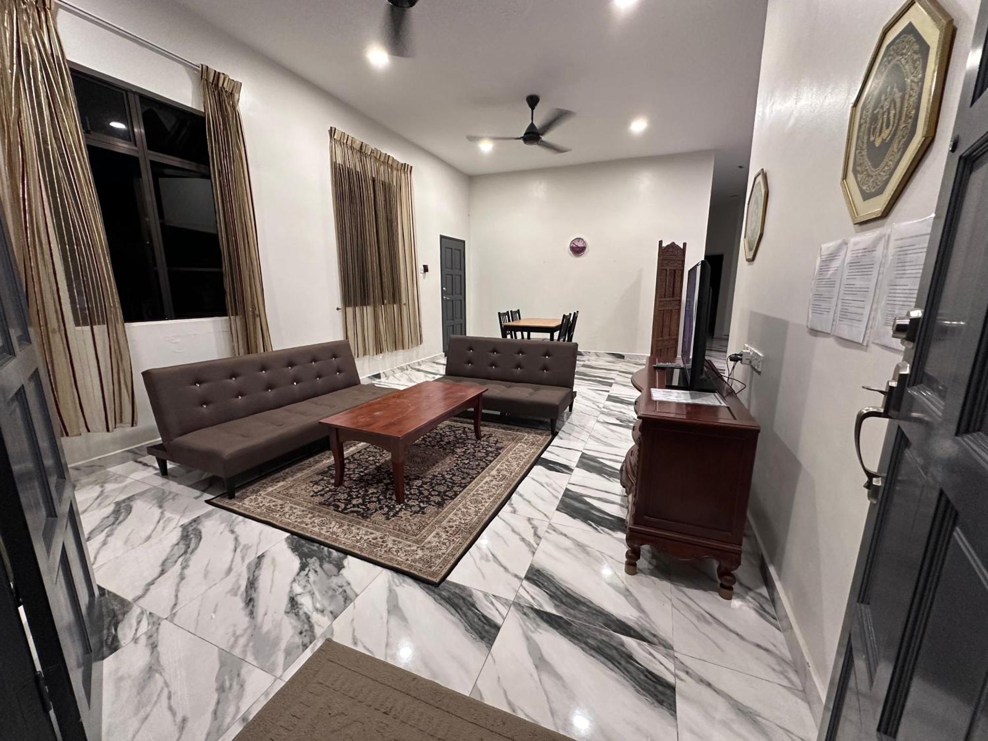 Bangi Utara Villa กาจัง ภายนอก รูปภาพ